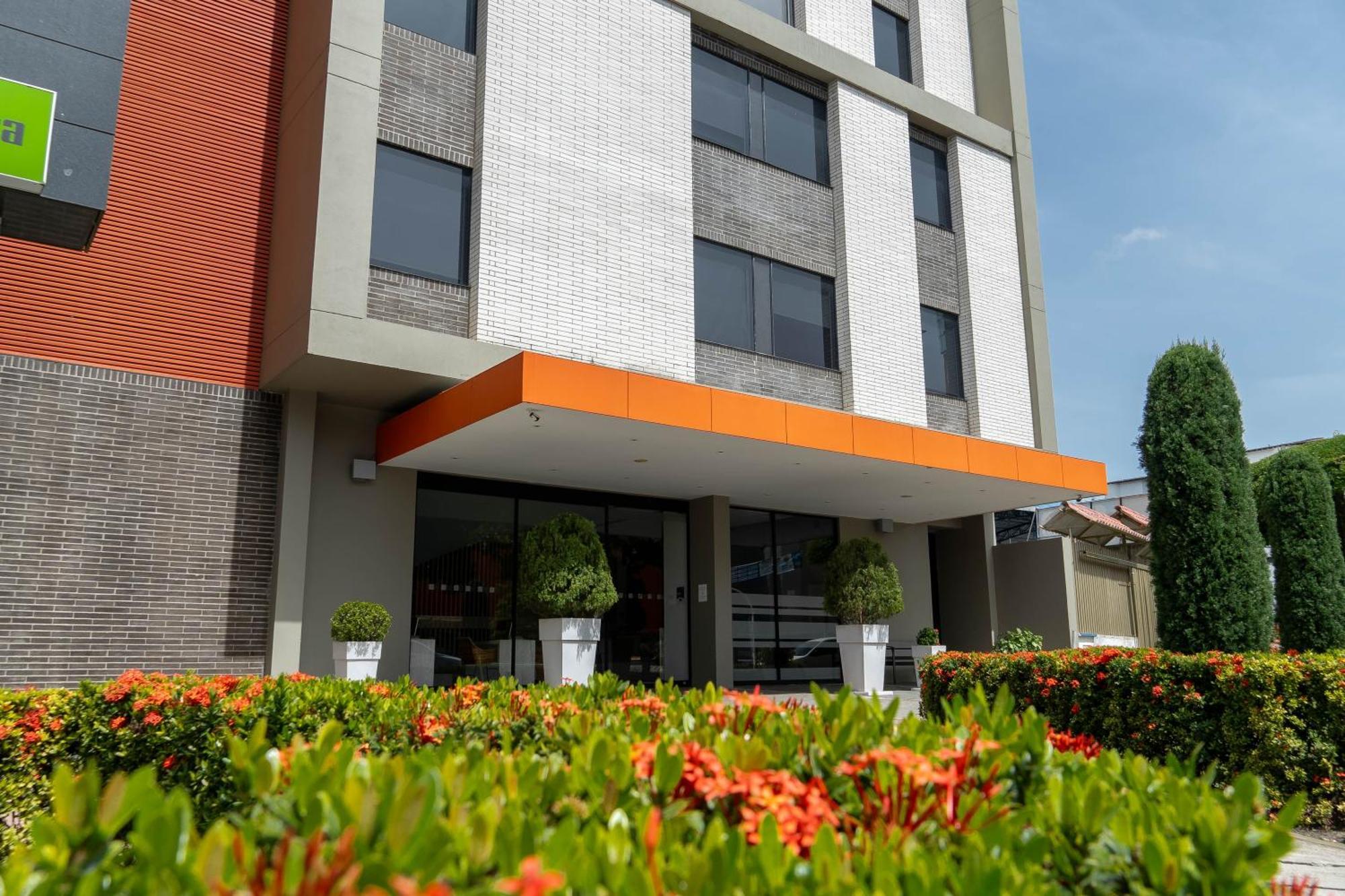 Holiday Inn Express Yopal By Ihg Exterior foto